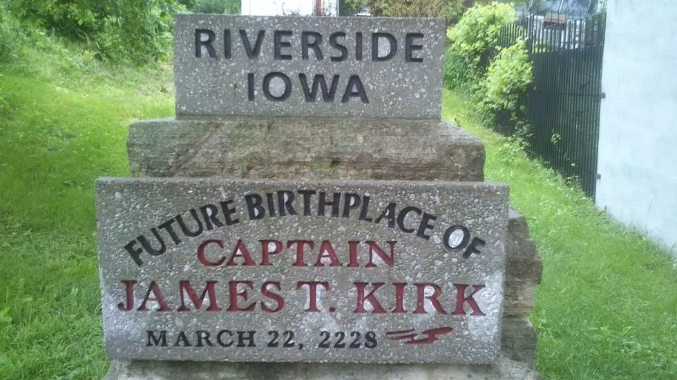 10 Unique Road Side Attractions Within 1 Hour Of The Quad Cities