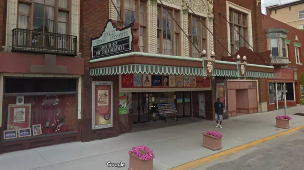 5 Quad Cities Gift Cards That Make Awesome Last-Minute Presents